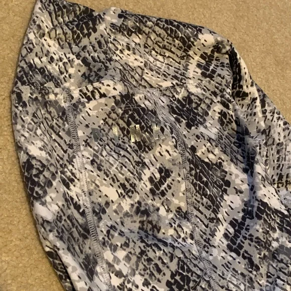 Pink Snake Print Sports Bra & Leggings - Picture 3 of 8